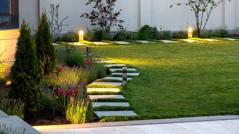 Landscaping Tips To Help Sell Your Bakersfield, CA Home